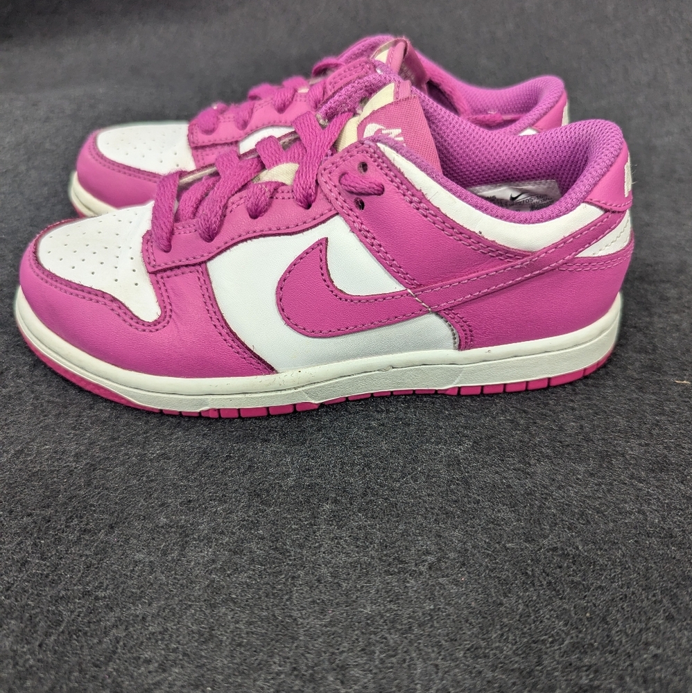 Nike dunks low Fushia little kids